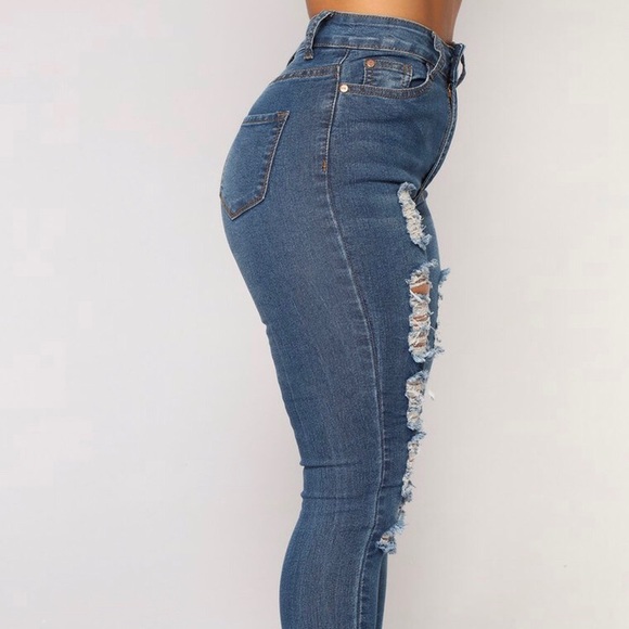 BRAND NEW JEANS WITH TAGS NEVER WORN 🔥 - Picture 2 of 2